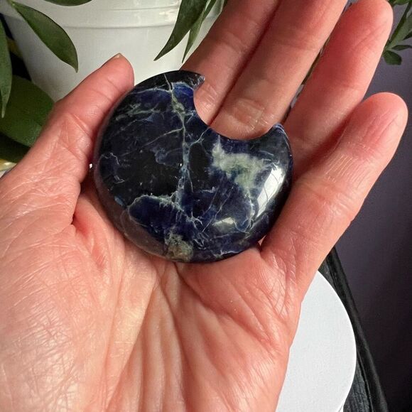 Sodalite Crystal Moon Carving (#2) - Picture 2 of 10